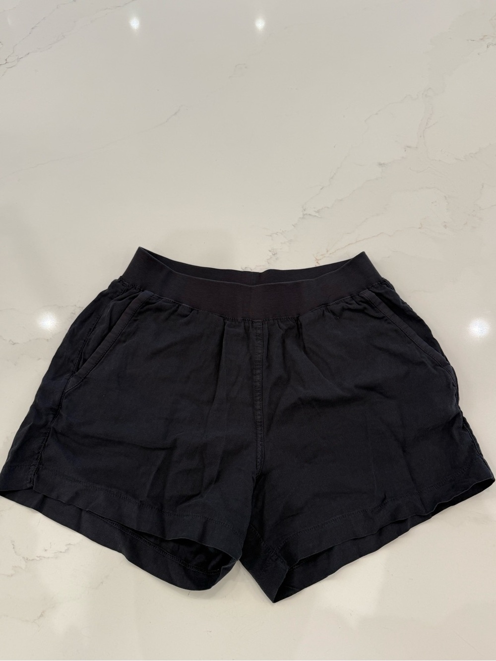 Faherty Women's High-Rise Dark Navy Relaxed Waist Shorts